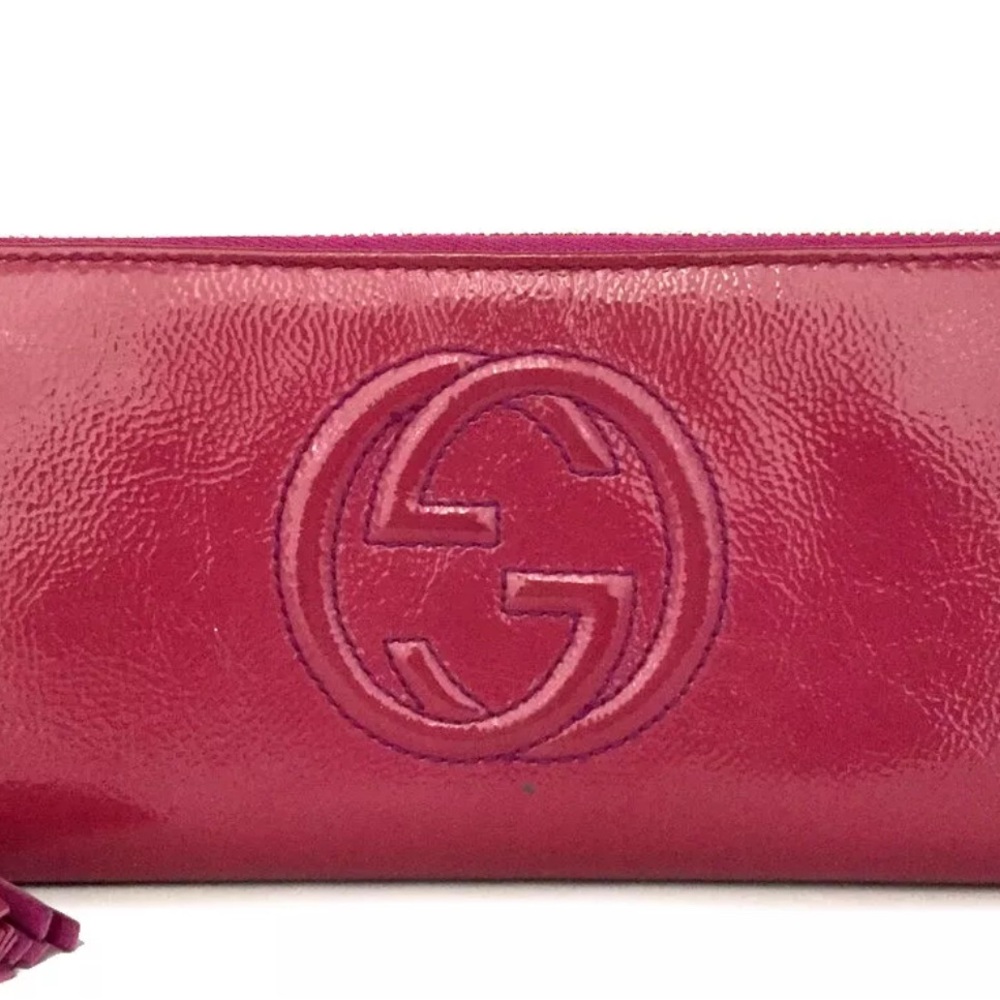 GUCCI Soho Interlocking G Tassel Patent Leather Zip Around Long Wallet